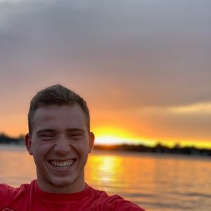 Meet your Posher, Max